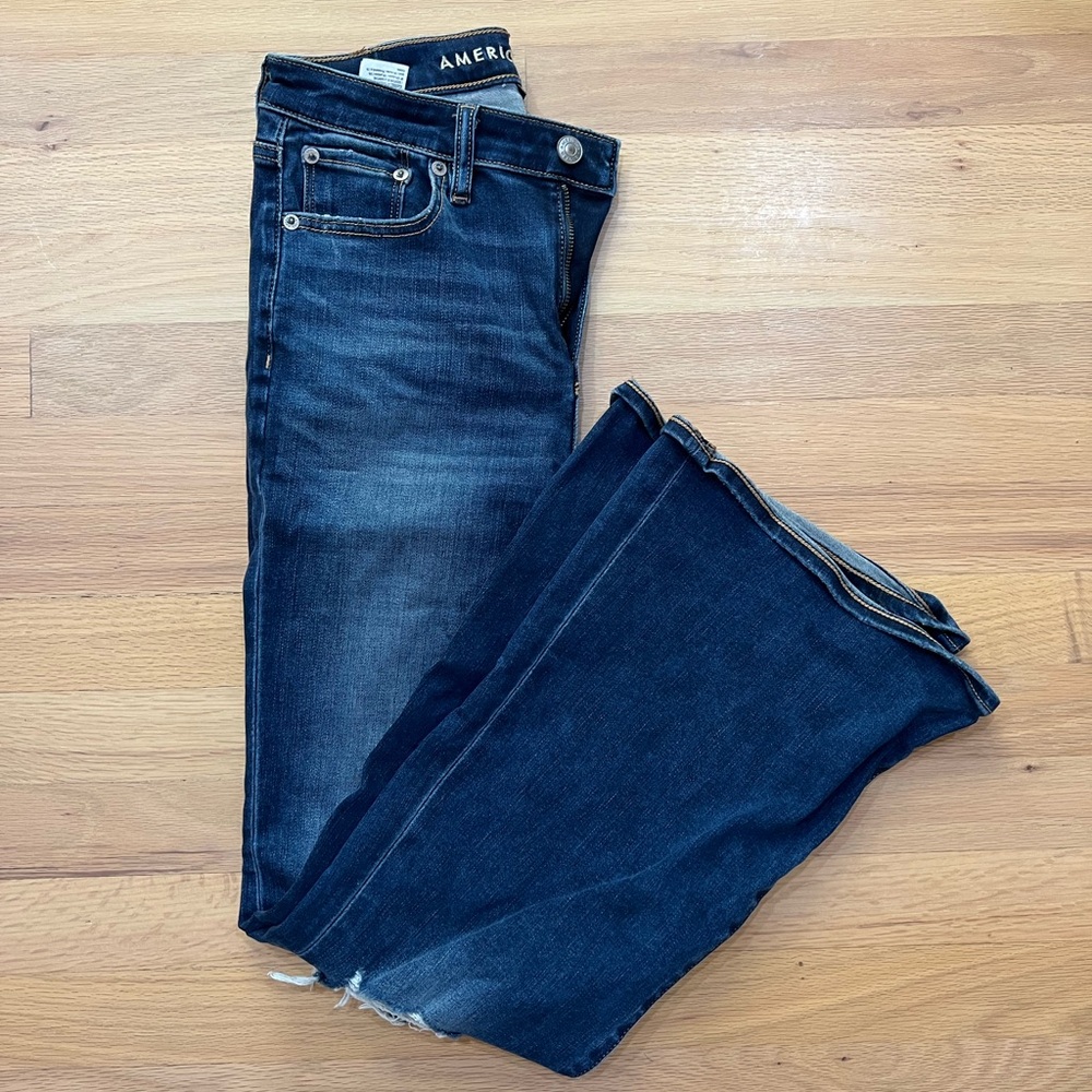 American Eagle Ripped Flare High Waisted Jeans 2 Short